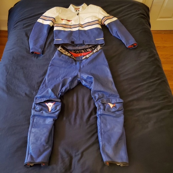 Authentic Dainese 2-Piece Vintage Leather Motorcycle Suit - Made in Italy - Picture 1 of 16